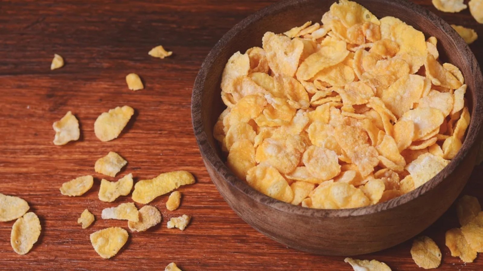 هل الكورن فليكس يسمن؟ الحقيقة الكاملة التي لا يخبركم بها أحد