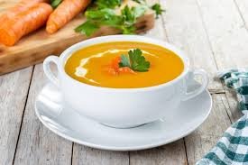 شوربة الطماطم بالجزر – وصفة لذيذة وغنية محضّرة بطريقة سهلة