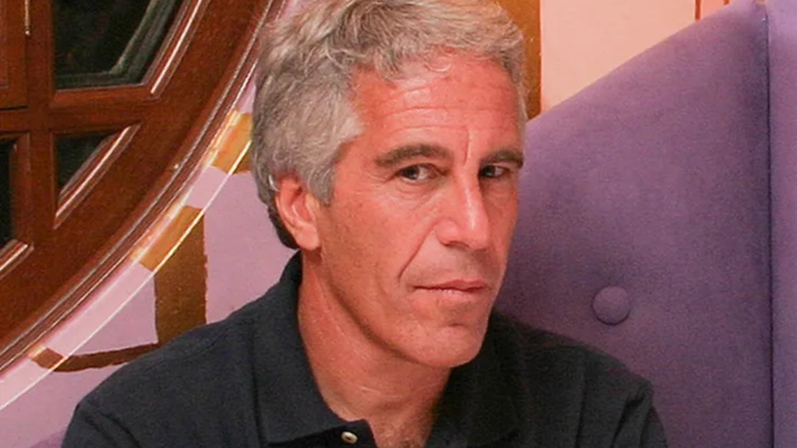 من ترامب إلى غيتس: صور جديدة  من أرشيف جيفري إبستين تكشف أسرار صادمة